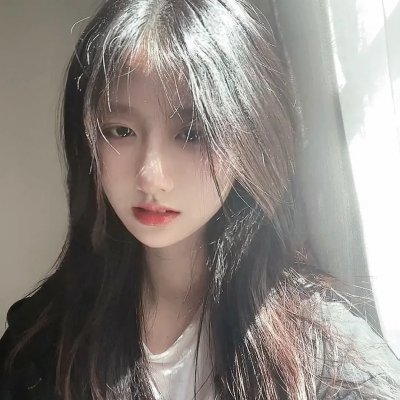 阳光灿烂的女人